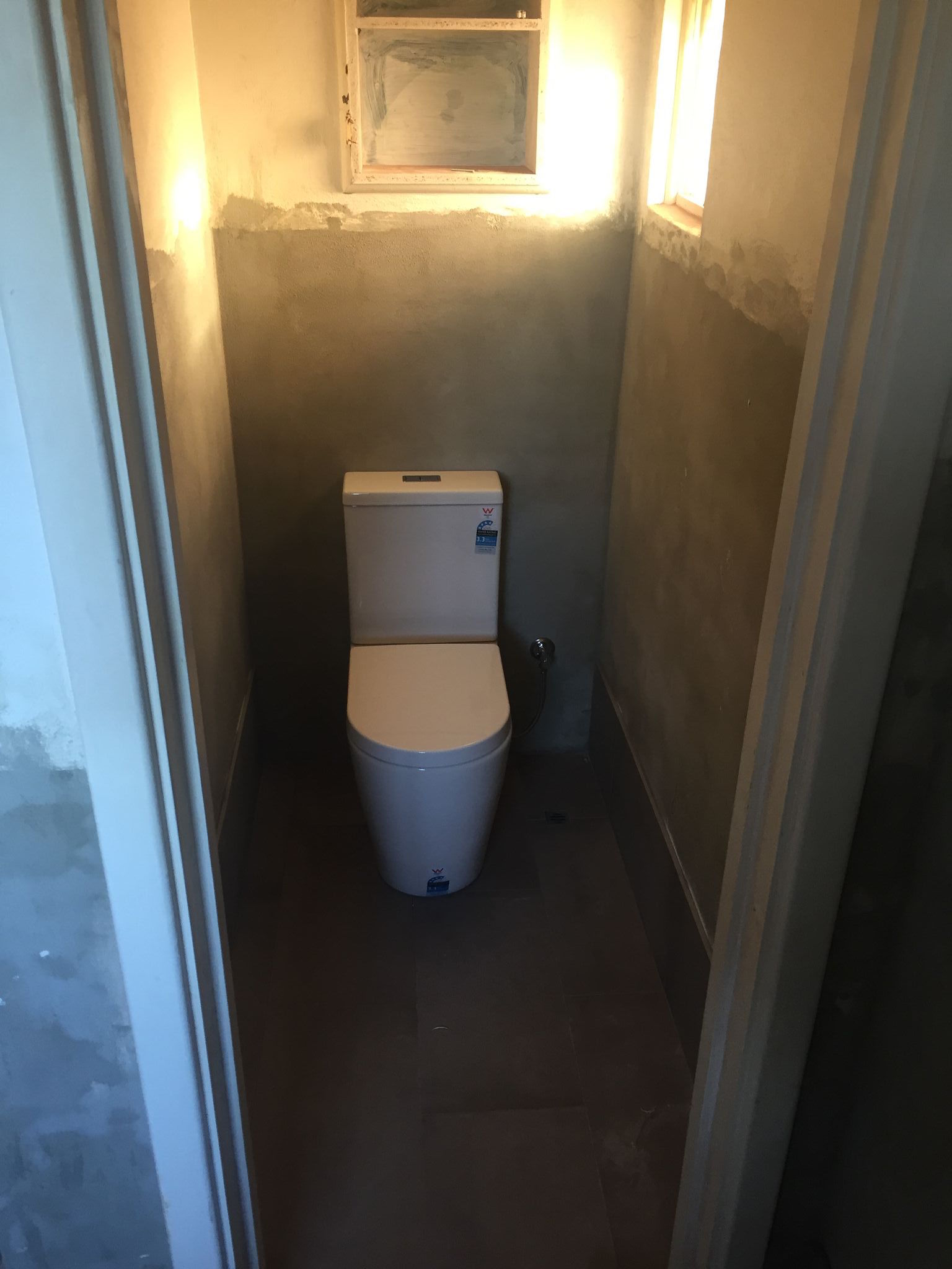 white-gum-valley-renovation-toilet-before